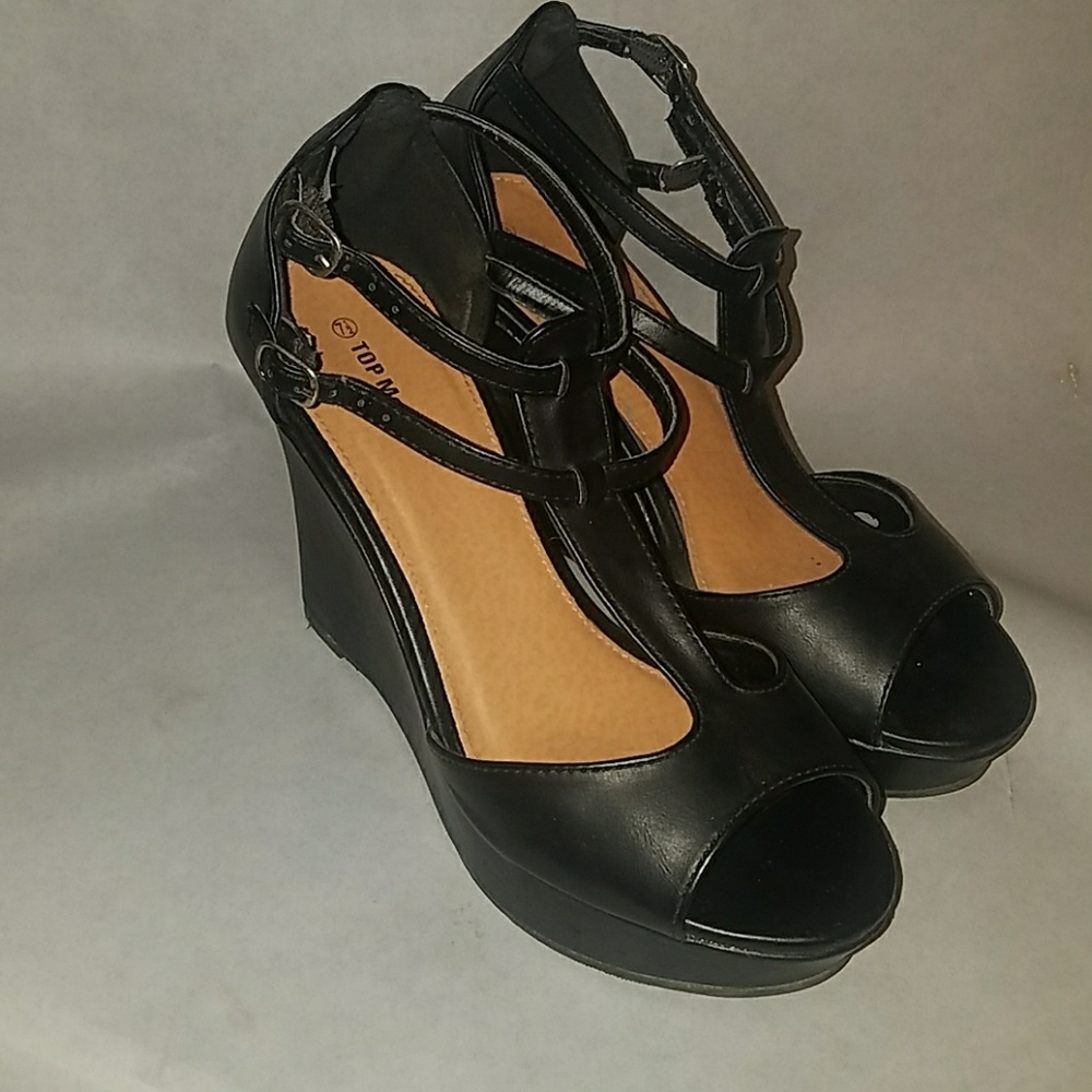 Strapy wedge